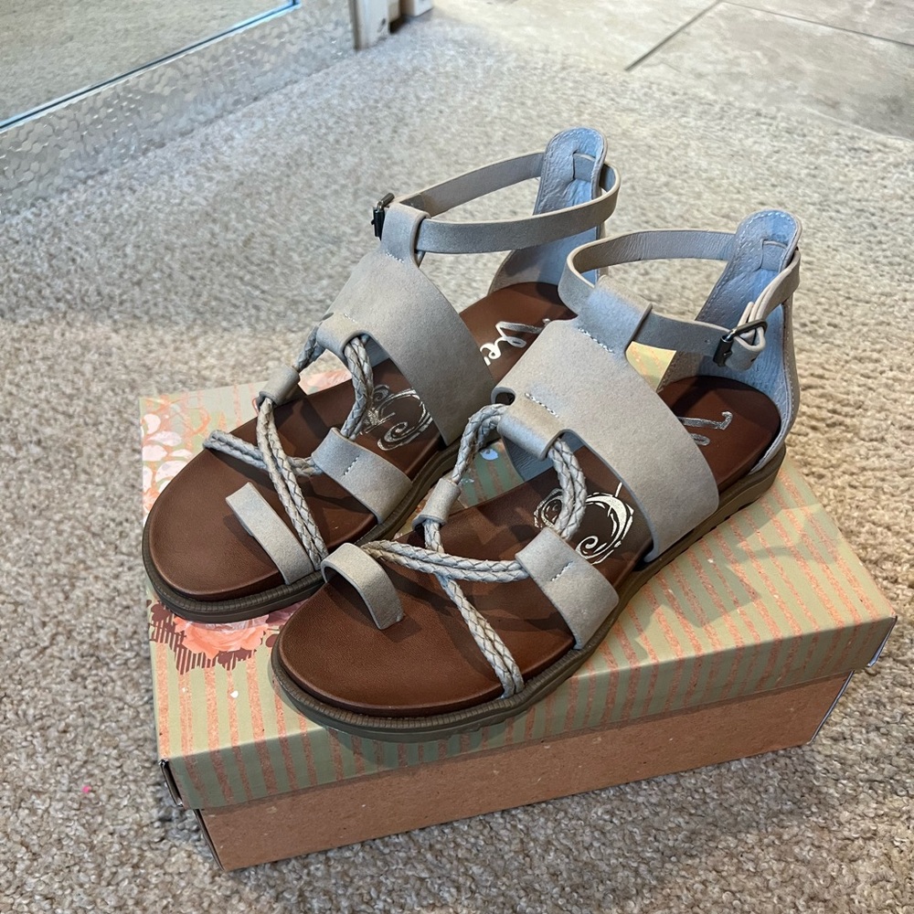 NIB Very G Cleopatra Sandal